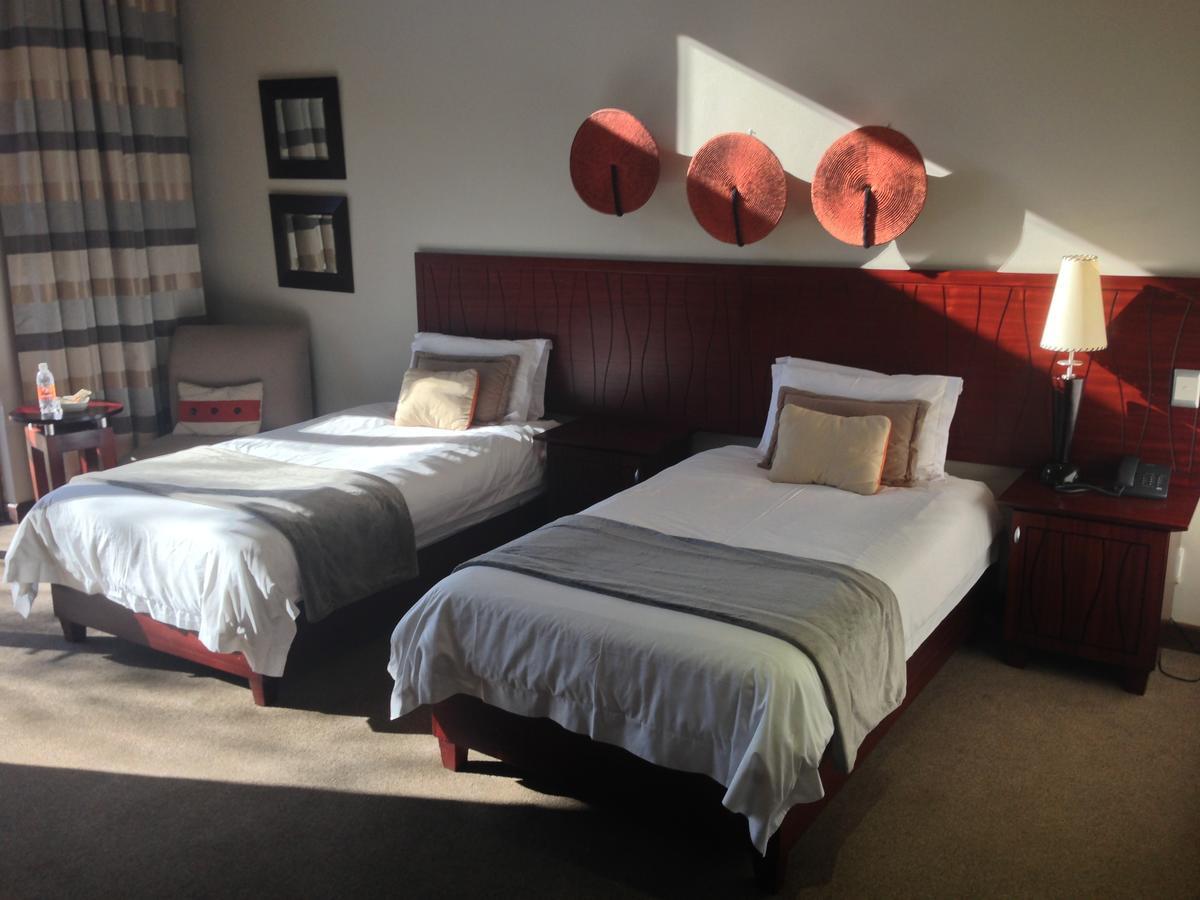 Maropeng Boutique Hotel Магалисбург Экстерьер фото